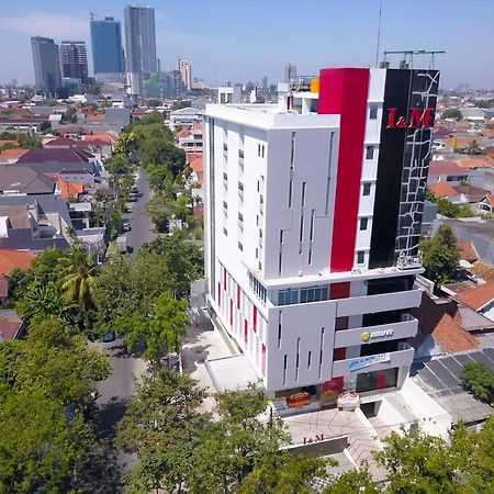 I&M Hotel Surabaya Exterior foto