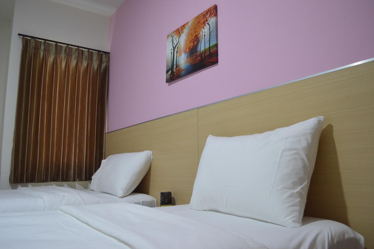 I&M Hotel Surabaya Exterior foto