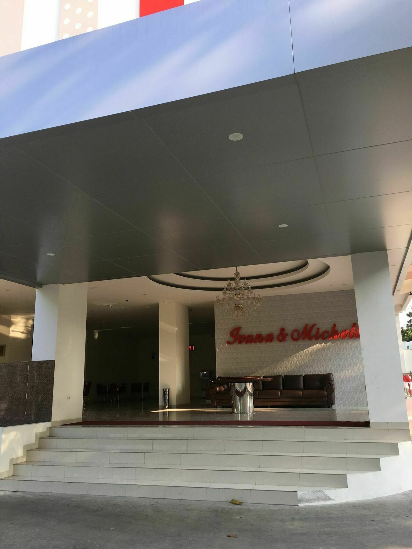 I&M Hotel Surabaya Exterior foto