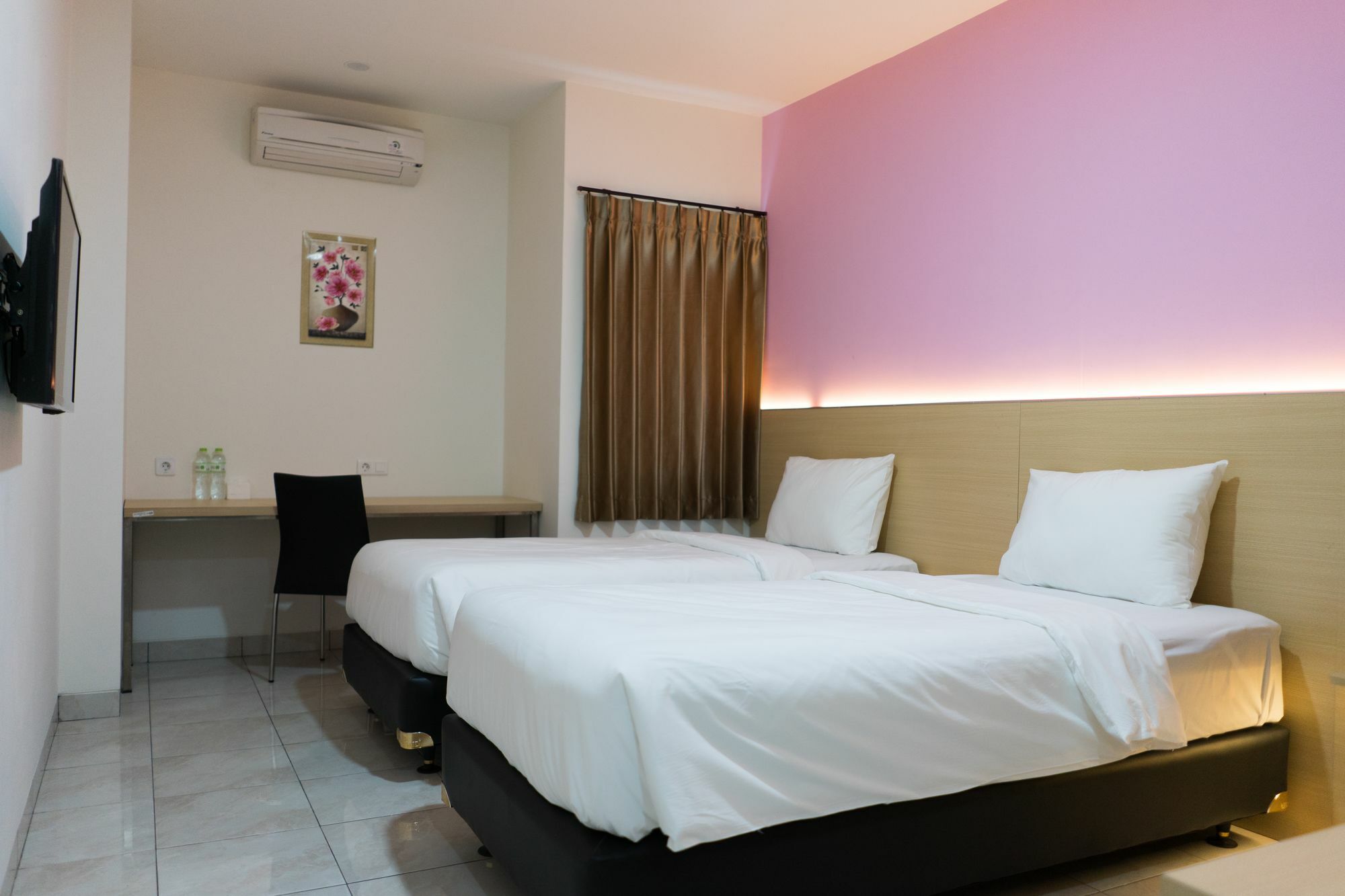 I&M Hotel Surabaya Exterior foto
