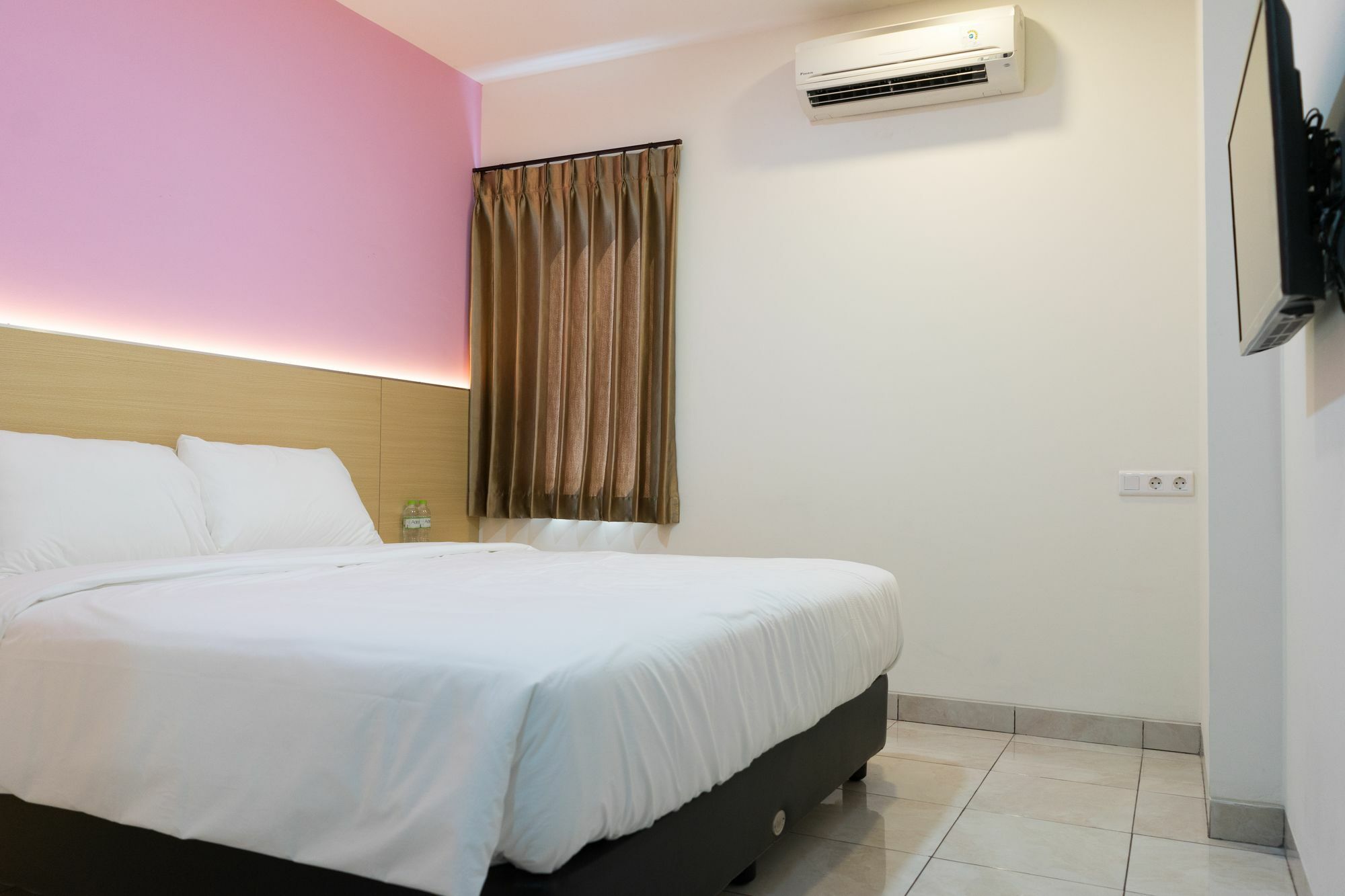 I&M Hotel Surabaya Exterior foto