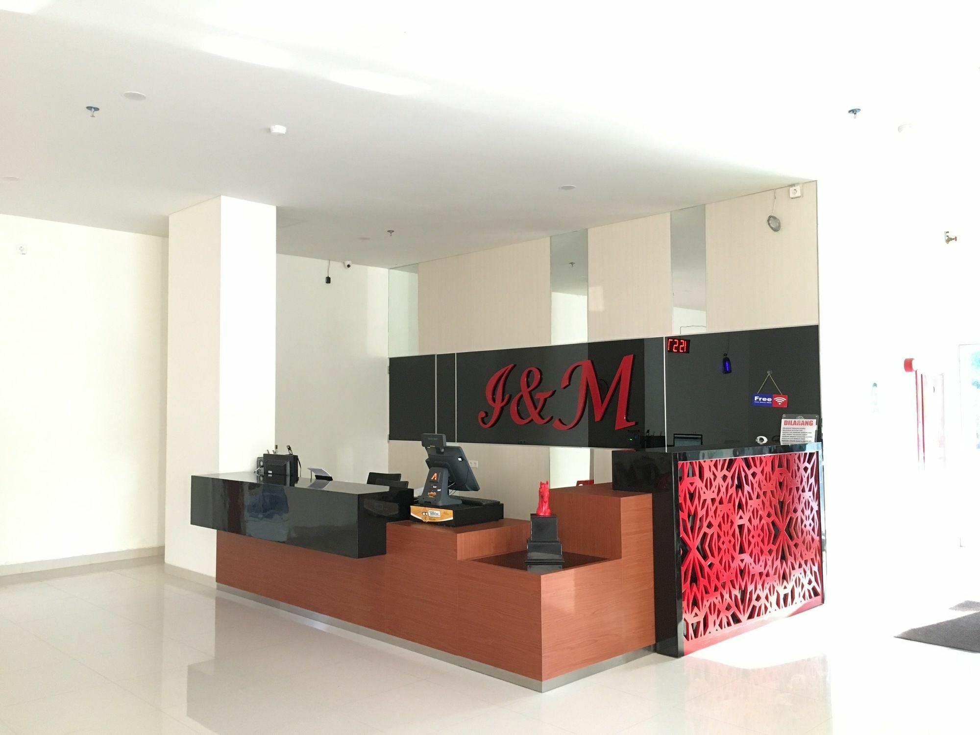 I&M Hotel Surabaya Exterior foto