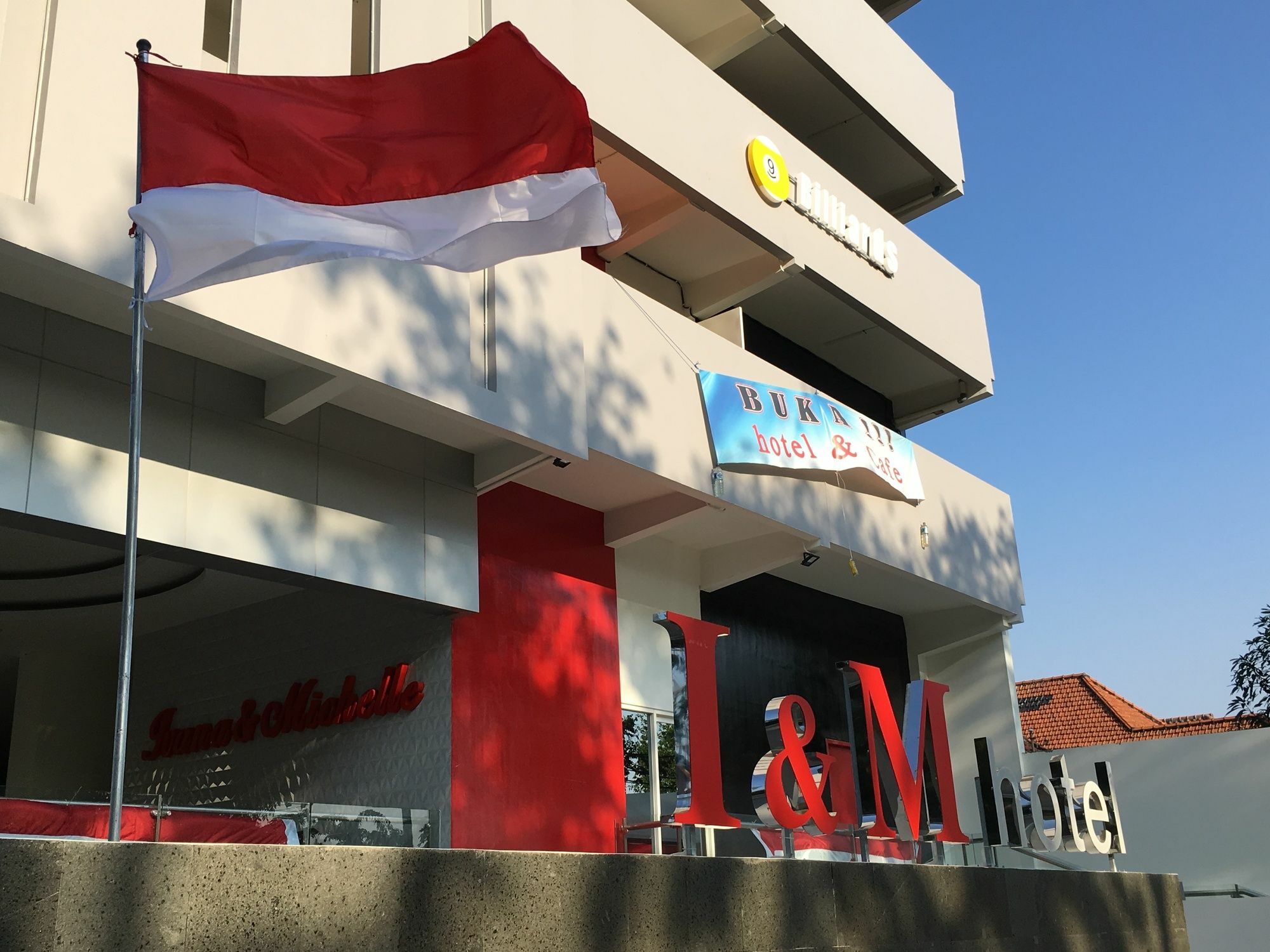 I&M Hotel Surabaya Exterior foto